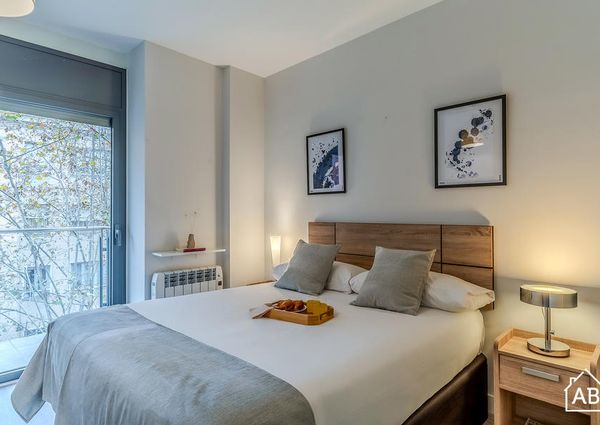 Modern 2-Bedroom Apartment in Poblenou with Balcony