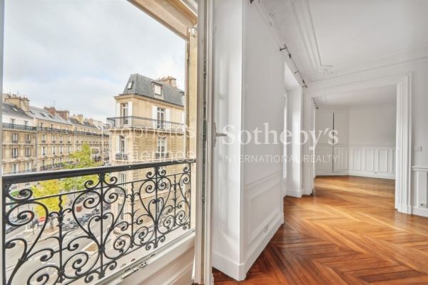 Appartement à louer à Paris 8Ème - Photo 1