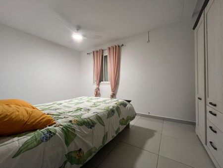 Location Appartement 4 pièces 79m² ST PIERRE 97410 - Photo 2