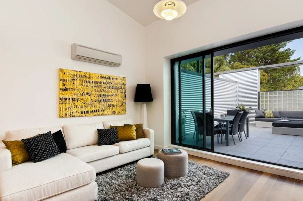 Architecturally designed apartment - Photo 1