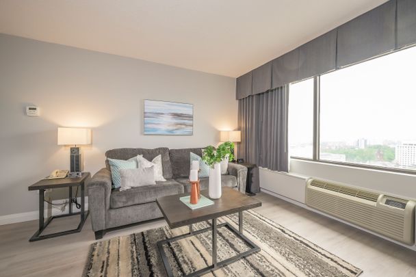 For Lease - 300 King Street Unit# 1 BEDROOM, London East, Ontario - Photo 1