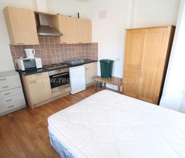 Studio to rent - Photo 1