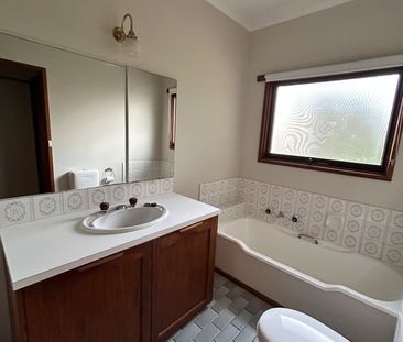 Spacious Family Home in a Quiet Location - Photo 5