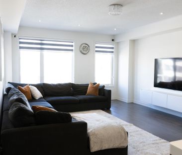 For Lease - 206 Huguenot Road, Oakville, Ontario - Photo 2