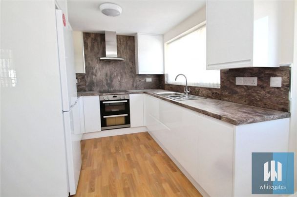 Common Side Farm, New Road, Old Snydale, Pontefract, WF7 - Photo 1