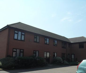 1 bedroom ground floor flat to rent - Photo 1
