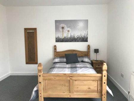 Manor Court Road, Nuneaton, CV11 - Photo 2