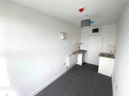 1 bedroom Flat To Let - Photo 5