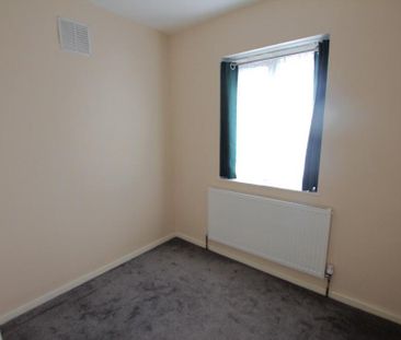 3 bedroom end of terrace house to rent - Photo 1