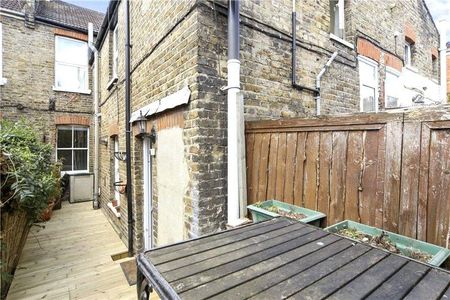 2 bedroom maisonette to rent - Photo 5