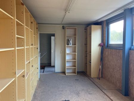 Magazijn met bureelruimte op goede locatie. - Photo 3