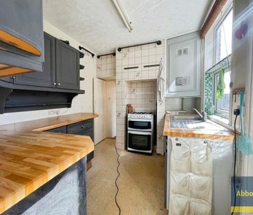 3 bedroom terraced house to rent - Photo 4