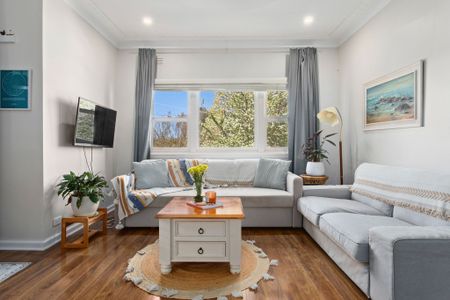 Charming Family Home with Retro Character in Yass - Photo 2