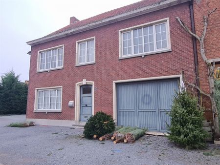 Huis met 4 a 5 slaapkamers en terras - Photo 2