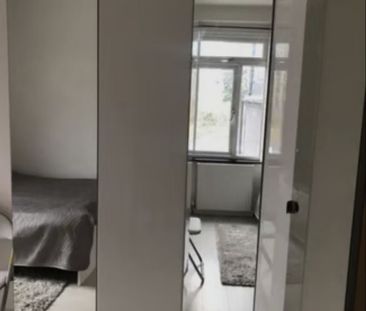 Room in a Shared House, Dalmally Road, CR0 - Photo 4