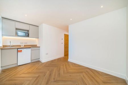 Studio to rent - Photo 3