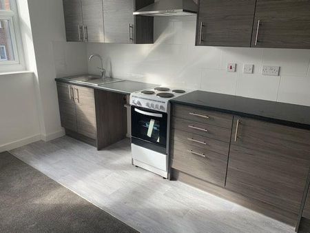 3 bedroom flat to rent - Photo 5