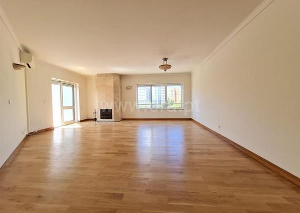 Apartamento T4 em Lisboa