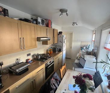 3 bedroom terraced house to rent - Photo 2