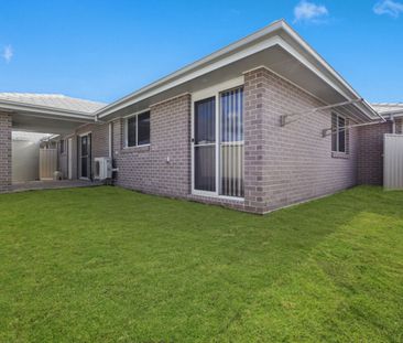 Freestanding Villa - Photo 1