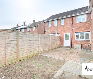 3 bedroom semi-detached house to rent - Photo 3