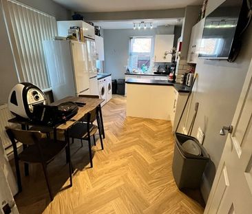 Room in a Shared House, Errol Street, L17 - Photo 2