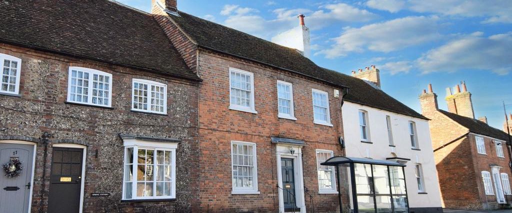 4 bedroom terraced house to rent - Photo 1