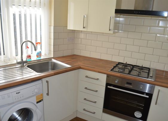 Quinton Park, Cheylesmore, Coventry CV3 5HZ - Photo 1