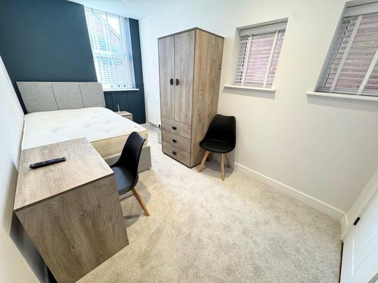 1 bedroom in a house share to rent - Photo 1