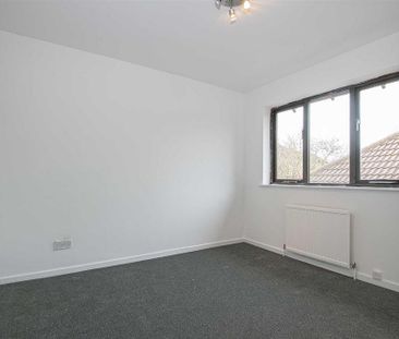 4 bedroom detached house to rent - Photo 3