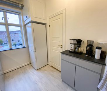 Lækker og rummelig 2-værelses lejlighed - Foto 1