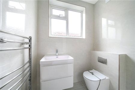 4 Bedroom House to rent - Photo 2