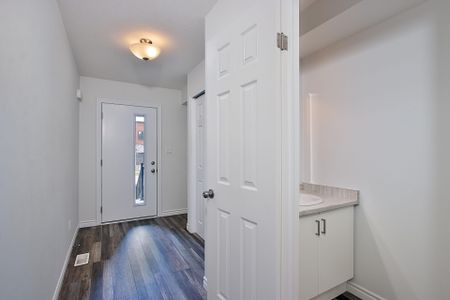 For Lease - 346 Bradshaw Drive, Stratford, Ontario - Photo 4