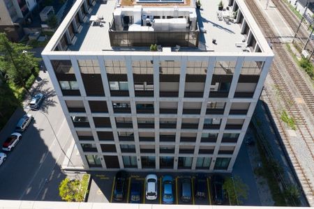 Appartement moderne de 2,5 pièces avec grande terrasse commune sur le toit - Photo 2