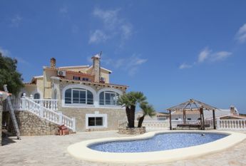LONG TERM RENTAL Spacious villa for rent with sea views
