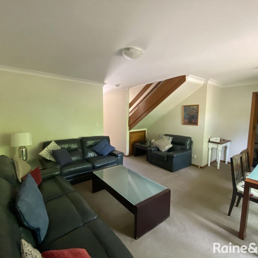 Fully furnished, 2 bedroom unit - Photo 1