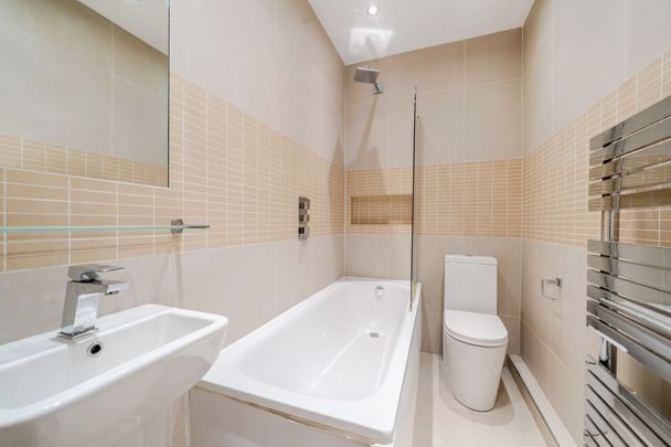 2 bedroom flat to rent - Photo 1