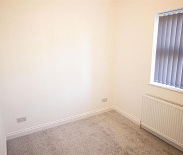 2 bedroom maisonette to rent - Photo 4