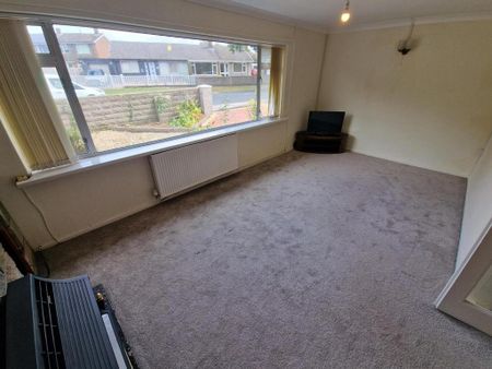 3 bedroom semi-detached house to rent - Photo 3