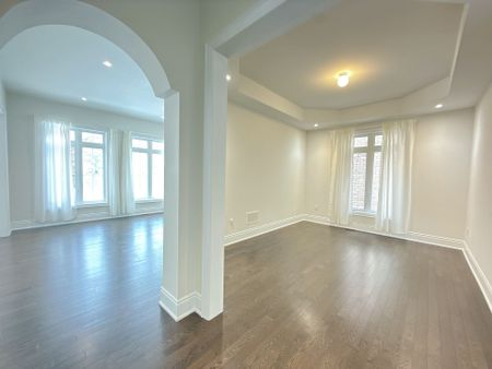 For Lease - 18 Macdonald Court, Richmond Hill, Ontario - Photo 2