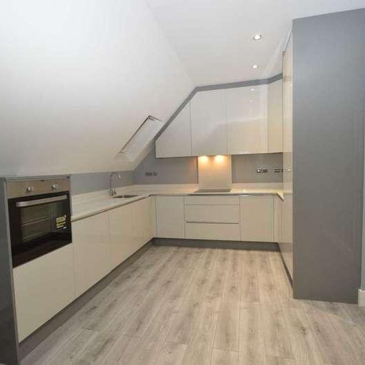 Kenley, CR8 - Photo 1