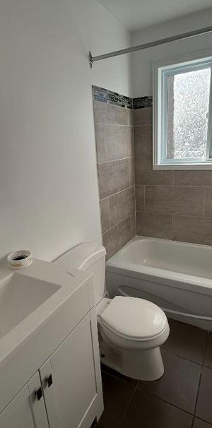 Beau 3 1/2 - Libre immédiatement - Air climatisé - Photo 1