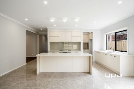 BRAND NEW PROPERTY IN SUNBURY- EVERYTHING YOU COULD WANT. - Photo 3