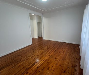 204 Patrick Street, Hurstville NSW 2220 - House For Rent | Domain - Photo 4
