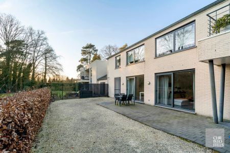 TE HUUR - Ruim 3-slaapkamerappartement (147m²) met tuin én garabox in Zutendaal! - Photo 4