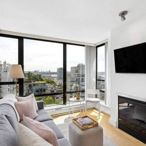 Stunning 1BR At The Sky Building Urban Luxury In Lower Lonsdale - Photo 2