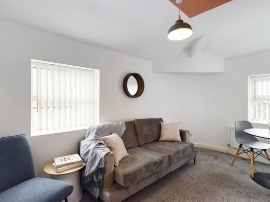 1 bedroom in a house share to rent - Photo 1