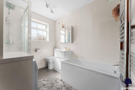 3 bedroom semi-detached house to rent - Photo 3