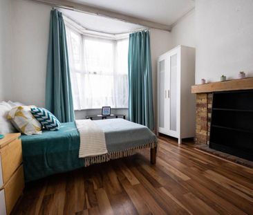 5 bedroom house to rent - Photo 2