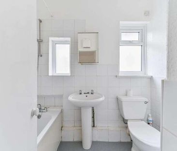 St Augustines Avenue, South Croydon, CR2 - Photo 4